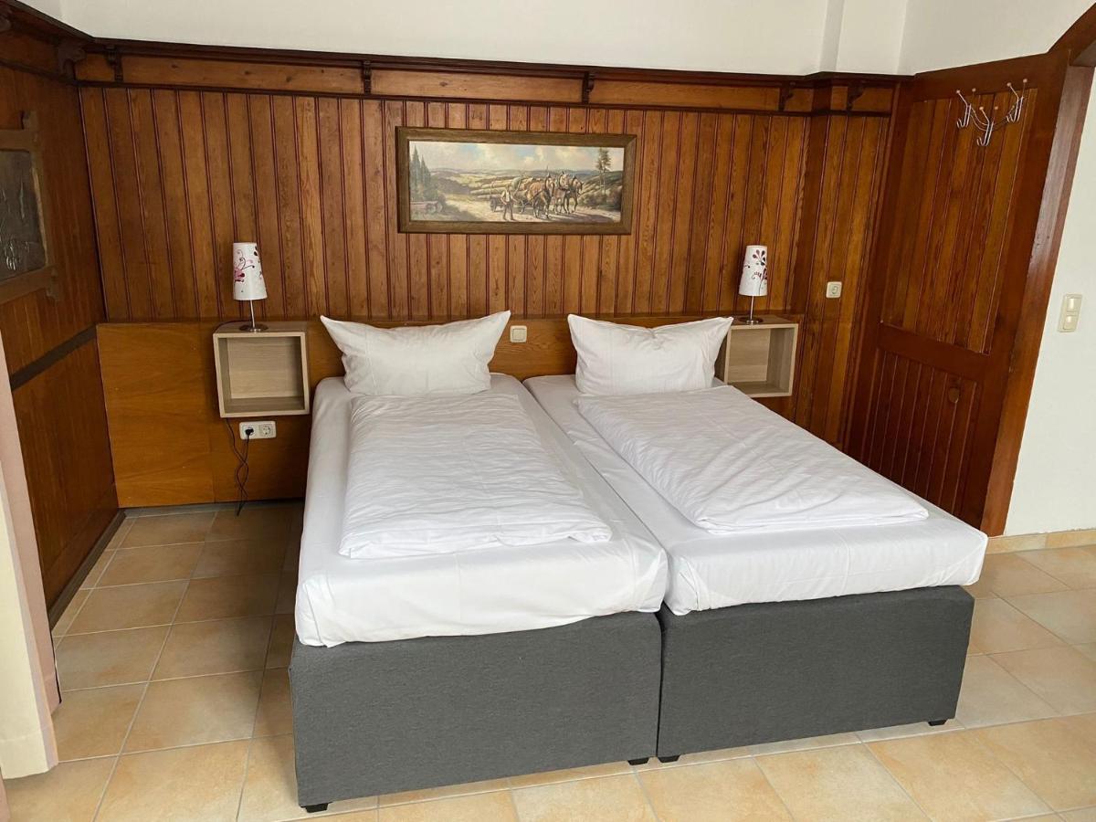 Hotel Sonne - Haus 2 อิดชไตน์ ภายนอก รูปภาพ