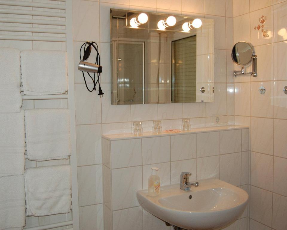 Hotel Sonne - Haus 2 อิดชไตน์ ห้อง รูปภาพ